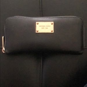 Michael Kors Continental Wallet